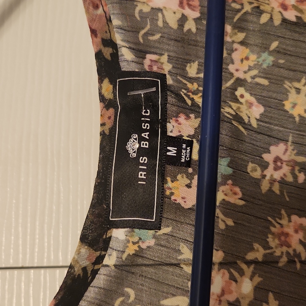 Iris Basic Silky Ruffled Top - image 4